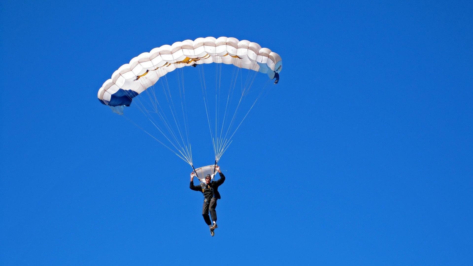 以“体育+科技+文化”为核心的篮球赛事创新模式广泛推广，以篮球为载体